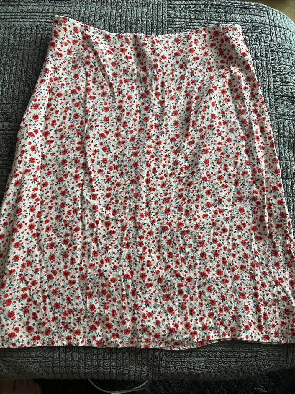 Brandy Melville Red Floral Clare Skirt Deadstock Rare Size XS